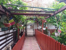 Casa de vânzare 5 camere, în Pantelimon, zona Nord-Est