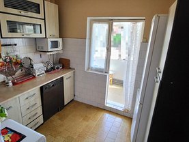 Apartament de vânzare 3 camere, în Timişoara, zona Aradului