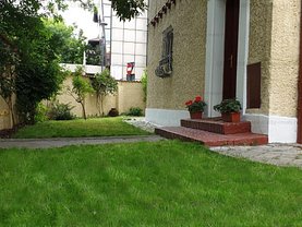Casa de închiriat 5 camere, în Bucuresti, zona Primaverii