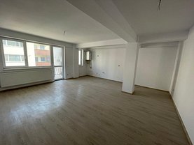 Apartament de vânzare 3 camere, în Iaşi, zona Păcurari