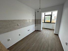 Apartament de vânzare 3 camere, în Iaşi, zona Păcurari