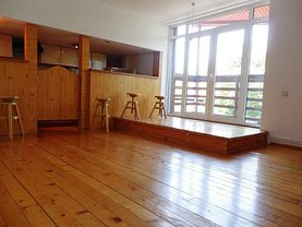 Casa de închiriat 4 camere, în Bucureşti, zona Primăverii
