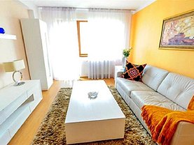 Apartament de vânzare 3 camere, în Brasov, zona Tractorul