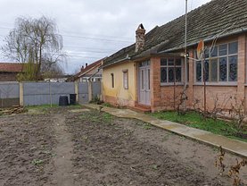 Casa de vânzare 4 camere, în Comloşu Mare