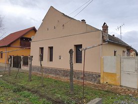 Casa de vânzare 4 camere, în Comloşu Mare