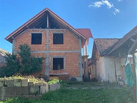 Casa de vânzare 5 camere, în Mihai Viteazu