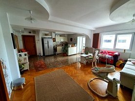 Apartament de vânzare 4 camere în Buzau, Unirii Centru