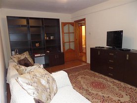 Apartament de vânzare 3 camere, în Bacau, zona Central