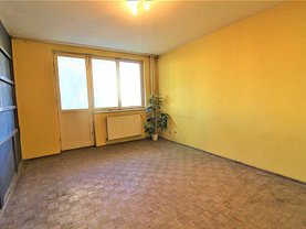 Apartament de vânzare 3 camere, în Bacau, zona Central