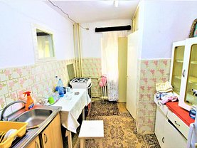 Apartament de vânzare 3 camere, în Bacau, zona Mioritei