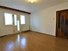 Apartament de vânzare 3 camere, în Bacău, zona Nord