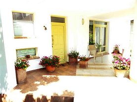 Casa de vânzare 6 camere, în Bacău, zona Central
