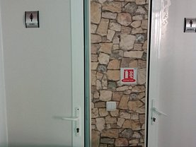 Închiriere spaţiu comercial