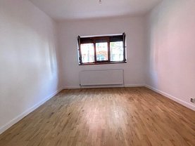 Apartament de vânzare 3 camere, în Bucureşti, zona Iancului