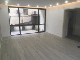 Casa de închiriat 5 camere, în Voluntari, zona Central