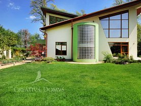 Casa de vânzare 6 camere, în Petreşti