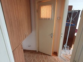 Apartament de vanzare 3 camere, în Iasi, zona Podu Ros