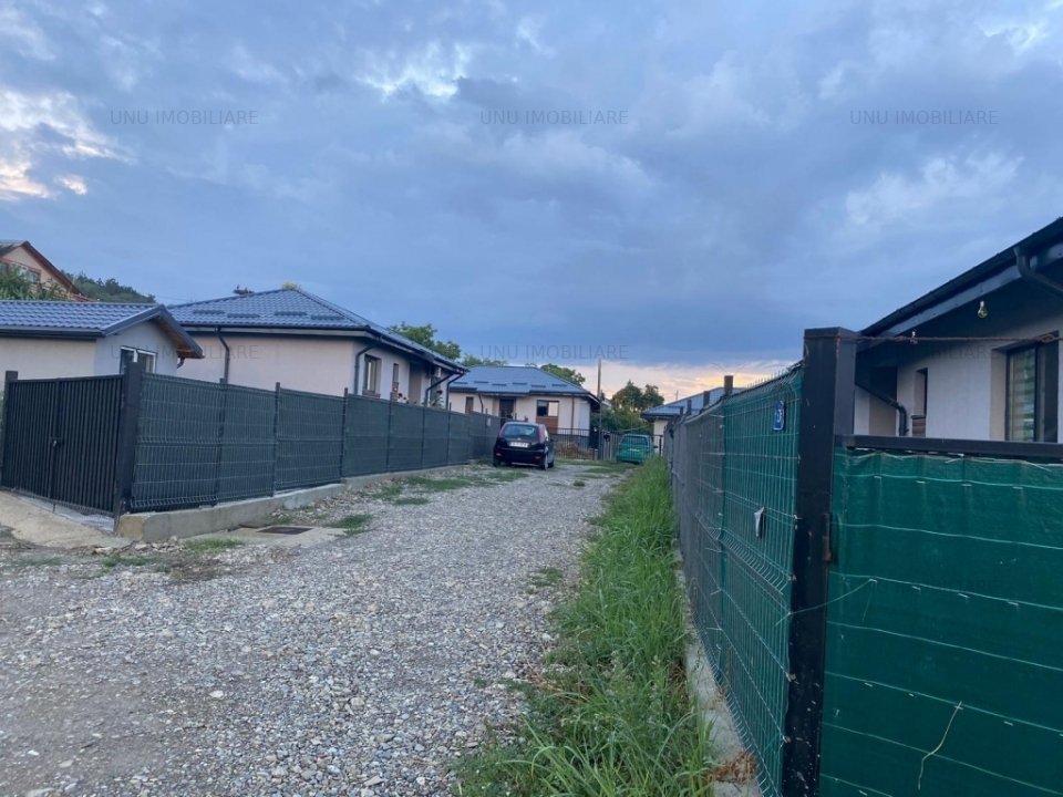 CASA  plan parter cu 3 camere mobilata LUX.