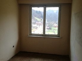 Apartament de vânzare 3 camere, în Lupşa