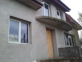 Casa de vânzare 9 camere, în Bors