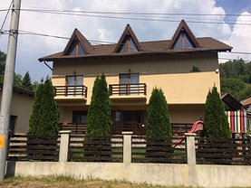 Casa de vânzare 8 camere, în Moieciu