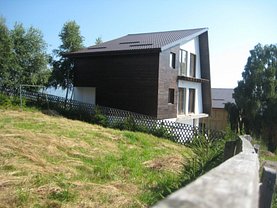 Casa de vânzare 8 camere, în Moieciu