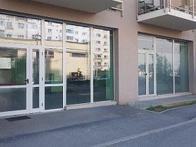 Vânzare spaţiu comercial