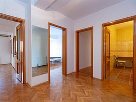 Apartament de vânzare 4 camere, în Bucuresti, zona Primaverii