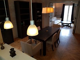 Apartament de vânzare 3 camere, în Bucureşti, zona P-ţa Victoriei