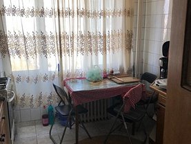 Apartament de vânzare 3 camere, în Bucuresti, zona Pantelimon