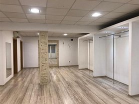 Vânzare spaţiu comercial