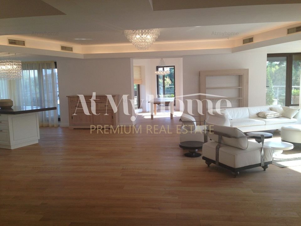 Superb apartament cu 5 camere, PRIMA LINIE, Vedere Parc, mobialt LUX, parcare