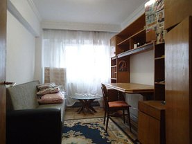 Apartament de vânzare 3 camere, în Târgovişte, zona Micro 12