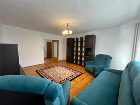 Apartament de închiriat 3 camere, în Târgovişte, zona Micro 10