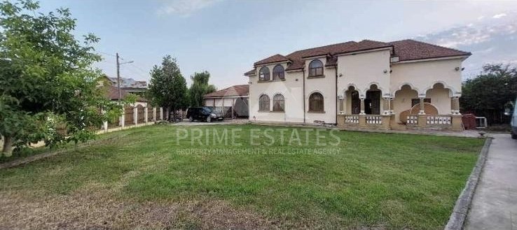 De vanzare Vila 920mp teren + garaj, judetul Dambovita