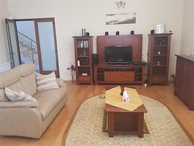 Casa de vânzare 10 camere, în Otopeni, zona Central