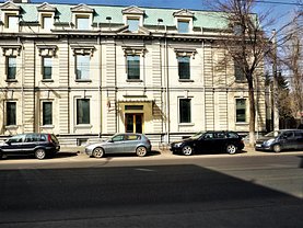 Casa de închiriat 17 camere, în Bucuresti, zona Pache Protopopescu