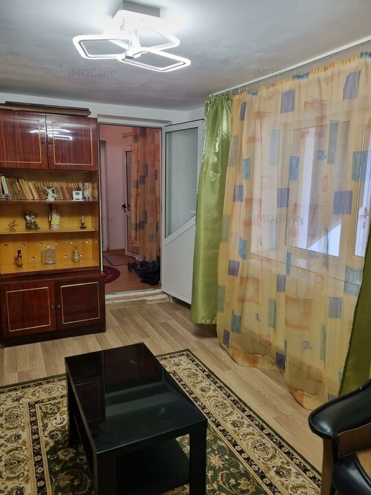 Casa de inchiriat 2 camere - centru   300 Euro