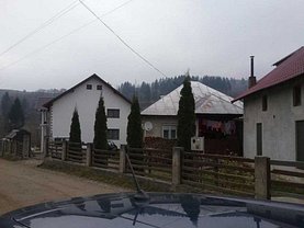 Casa 4 camere în Poienile de sub Munte