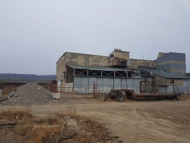 Vânzare spaţiu industrial