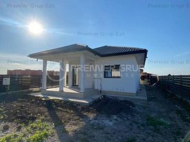 Casa de vânzare 3 camere, în Valea Ursului