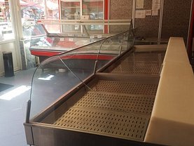 Închiriere spaţiu comercial