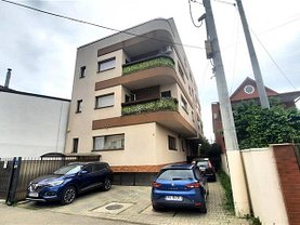 Apartament de vânzare sau de închiriat 3 camere, în Ploieşti, zona Central