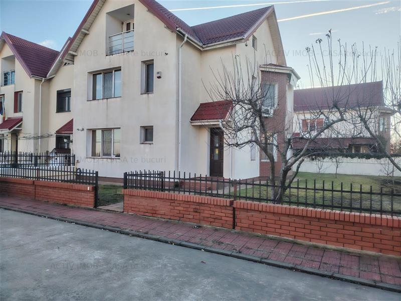 Casa situata in cartierul rezidential Irish Town cu structura P+2+M bine compart