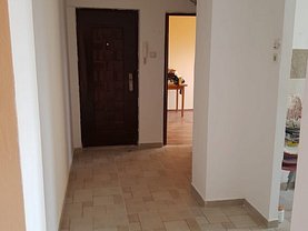 Apartament de vânzare 3 camere, în Ghimbav, zona Central