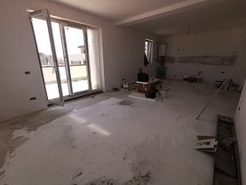 Apartament de vânzare 3 camere, în Braşov, zona 13 Decembrie