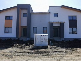 Casa de vanzare 4 camere, în Sanpetru