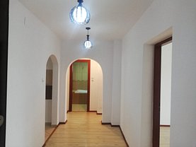 Apartament de închiriat 3 camere, în Bucureşti, zona Unirii