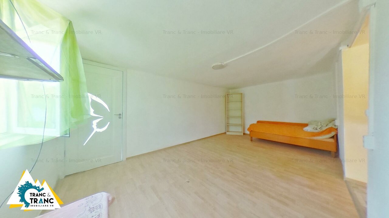 Casa renovata in interior, cu 4 camere, in Horia