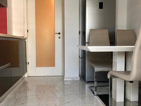 Apartament de vânzare 2 camere, în Pitesti, zona Eremia